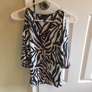 Worthington Petite XS cold shoulder shirt
